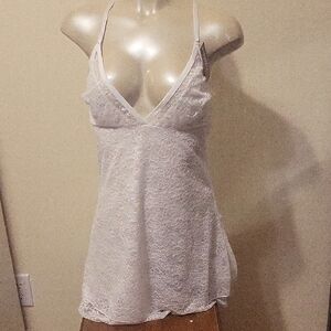 Cosmopolitan Elegant White Lace Chemise/ Lingerie NwT